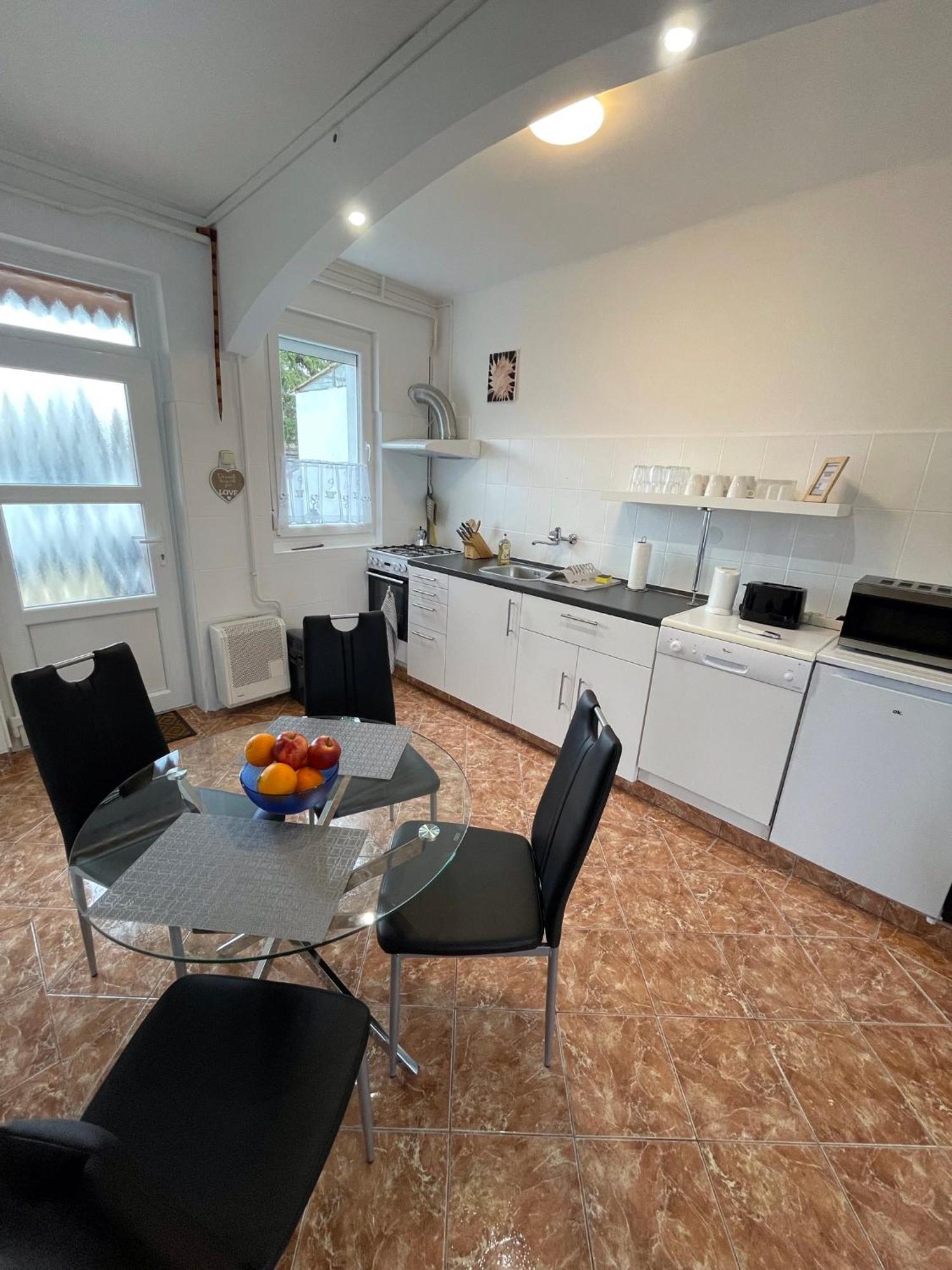 Var-Lak Apartman Balatonfůzfő Exterior foto
